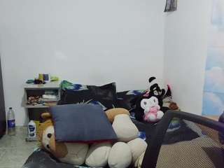 Curly-greeneyed live cam preview