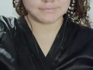 curly-greeneyed