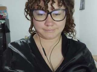 Curly-greeneyed live cam preview