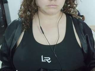 Curly-greeneyed live cam preview