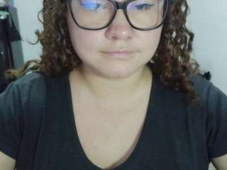 Curly-greeneyed