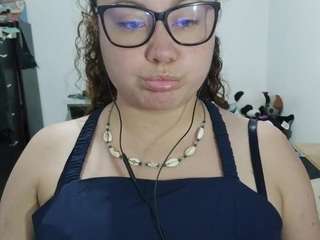 Curly-greeneyed