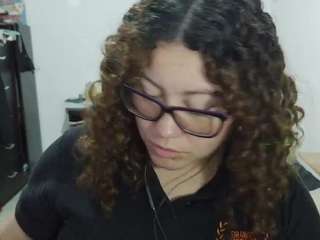 Curly-greeneyed