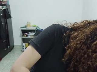 Curly-greeneyed