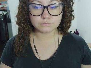 Curly-greeneyed