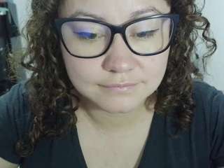 Curly-greeneyed