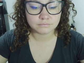 Curly-greeneyed