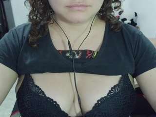 curly-greeneyed