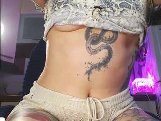 foxrinehelen Live Webcam on CamSoda