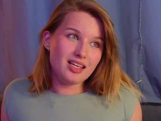 imisizzle's CamSoda show and profile