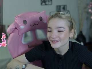 meganlora3 webcam model