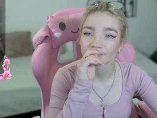 meganlora3 webcam model