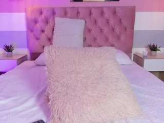 milly-jonness webcam