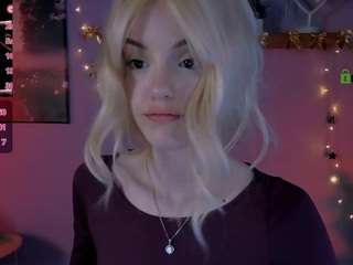 Live webcam model rina-glow on Soda Cams