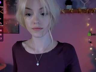 Live webcam model rina-glow on Soda Cams