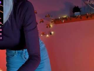 Live webcam model rina-glow on Soda Cams