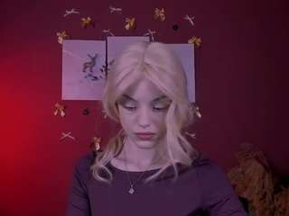 Live webcam model rina-glow on Soda Cams