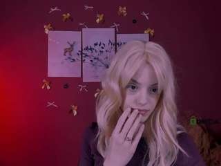 Live webcam model rina-glow on Soda Cams