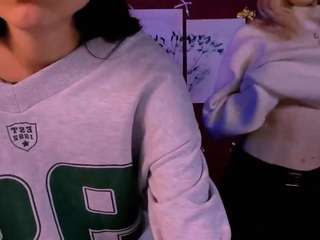 rina-glow Live Webcam on CamSoda