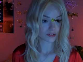 rina-glow Live Webcam on CamSoda