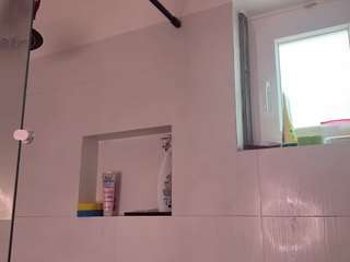 scarlettmoonmuse, female webcam model,  years old, on live webcam