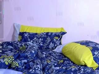 sweetgirland's CamSoda show and profile