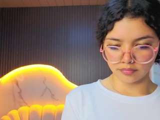 victoria-castillo-b webcam