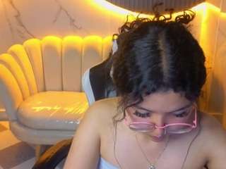 victoria-castillo-b webcam