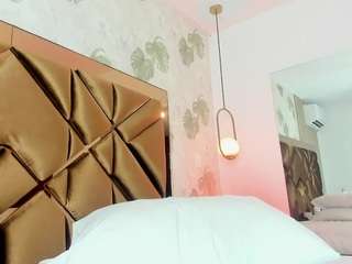 Alexa-Lynx live webcam show