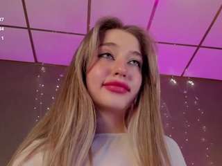 elsa-milk Live Webcam on CamSoda
