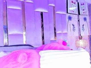 Live cam show with Nahomystar