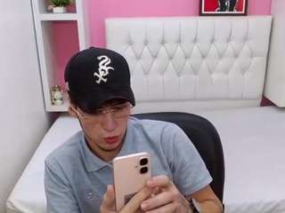 edgasexmen Live Webcam on CamSoda