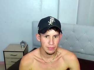 edgasexmen's CamSoda show and profile