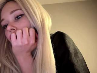 le modèle lylavizard est en webcam porno dans un show sur le site camsoda, il possède les tags suivants: ahegao,ass to mouth,brown eyes,dirty talk,erotic dance,facesitting,full nudity,no drinking,no smoking,normal,orgasm,small tits,teen 18,young adult,blonde hair,hd