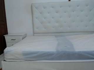 sweett-canela, female webcam model,  years old, on live webcam