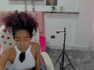 thianaahorny Live Webcam on CamSoda