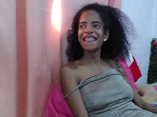 thianaahorny Live Webcam on CamSoda