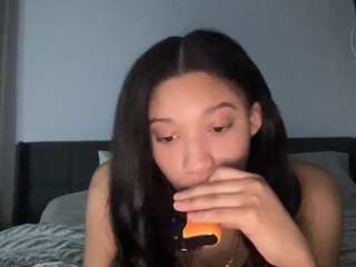 Live webcam model aliyahluv on Soda Cams