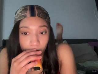 Live webcam model aliyahluv on Soda Cams