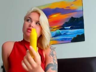 le modèle ivory-soull est en webcam porno dans un show sur le site camsoda, il possède les tags suivants: anal,butt plug,deepthroat,dildo or vibrator,dirty talk,double penetration,drinking,genital piercings,green eyes,lovense,tattoos,teen 18,toys,young adult,hd