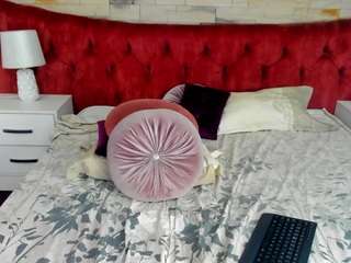 yasminesly Live Webcam on CamSoda