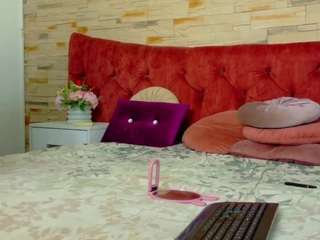 yasminesly Live Webcam on CamSoda