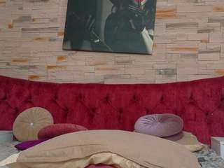 yasminesly webcam model