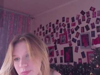 karambamoon Live Webcam on CamSoda