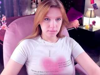 karambamoon Live Webcam on CamSoda