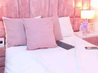 alejarousse Live Webcam on CamSoda