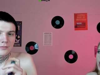 drew-soft's CamSoda show and profile