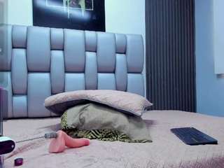 may-clanfort live cam profile