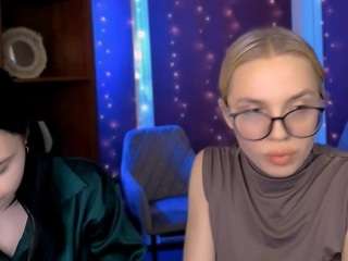 veloria-belle's CamSoda show and profile