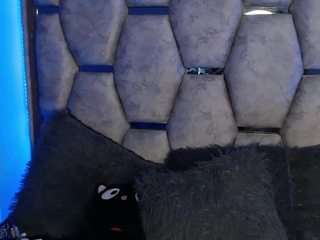 analymilles's CamSoda show and profile